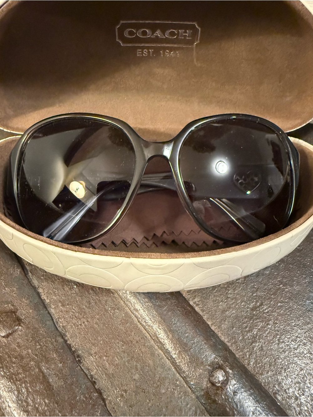 Coach sunglasses w hearts on temple region